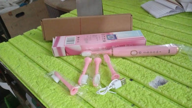 Adult Waterproof Electric Toothbrush with Extra 4 Toothbrush Head (1 Pc / USB Charging Operated / Mix Colour)